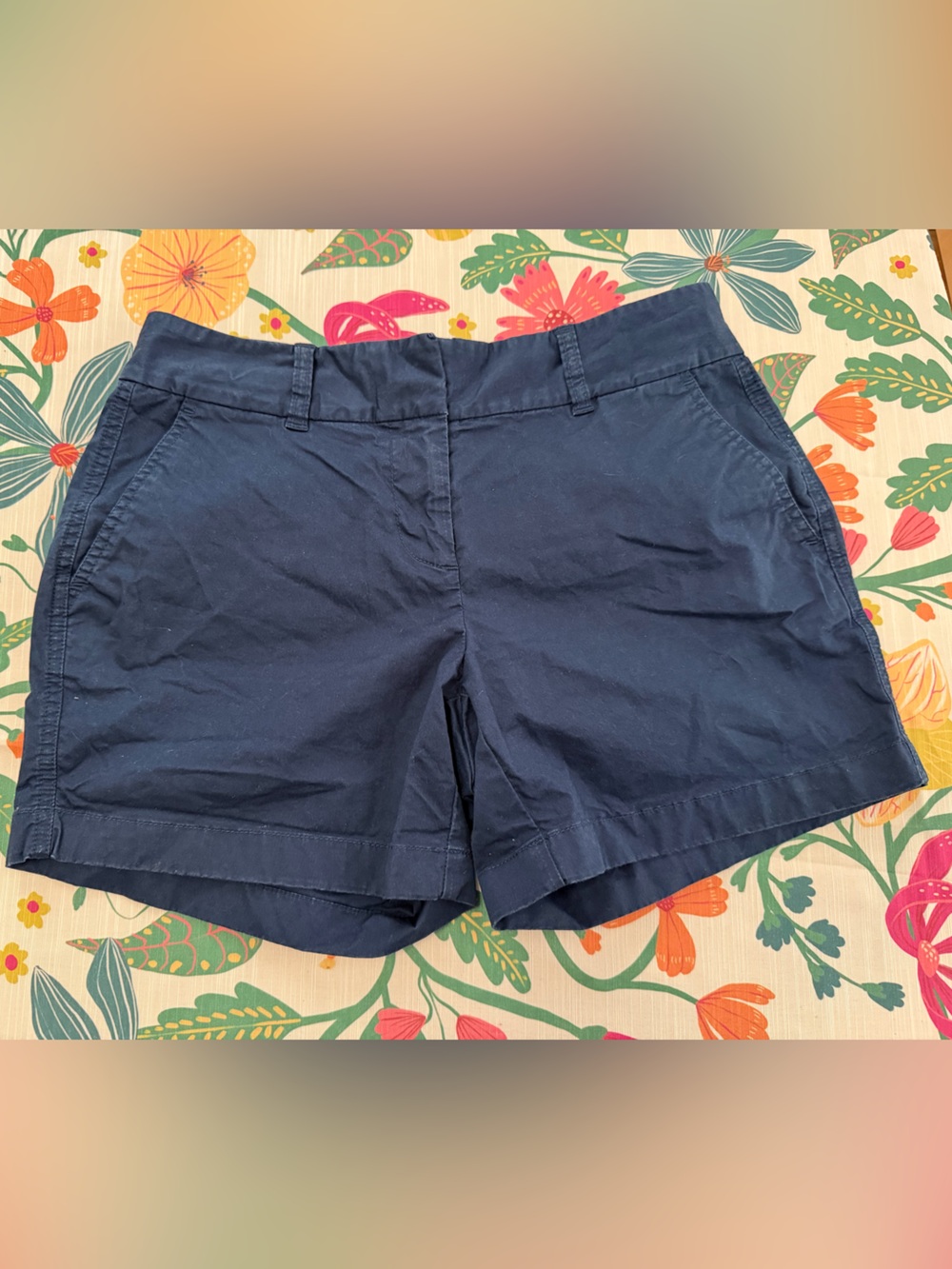 Vineyard Vines Womens Shorts size 2 navy blue color